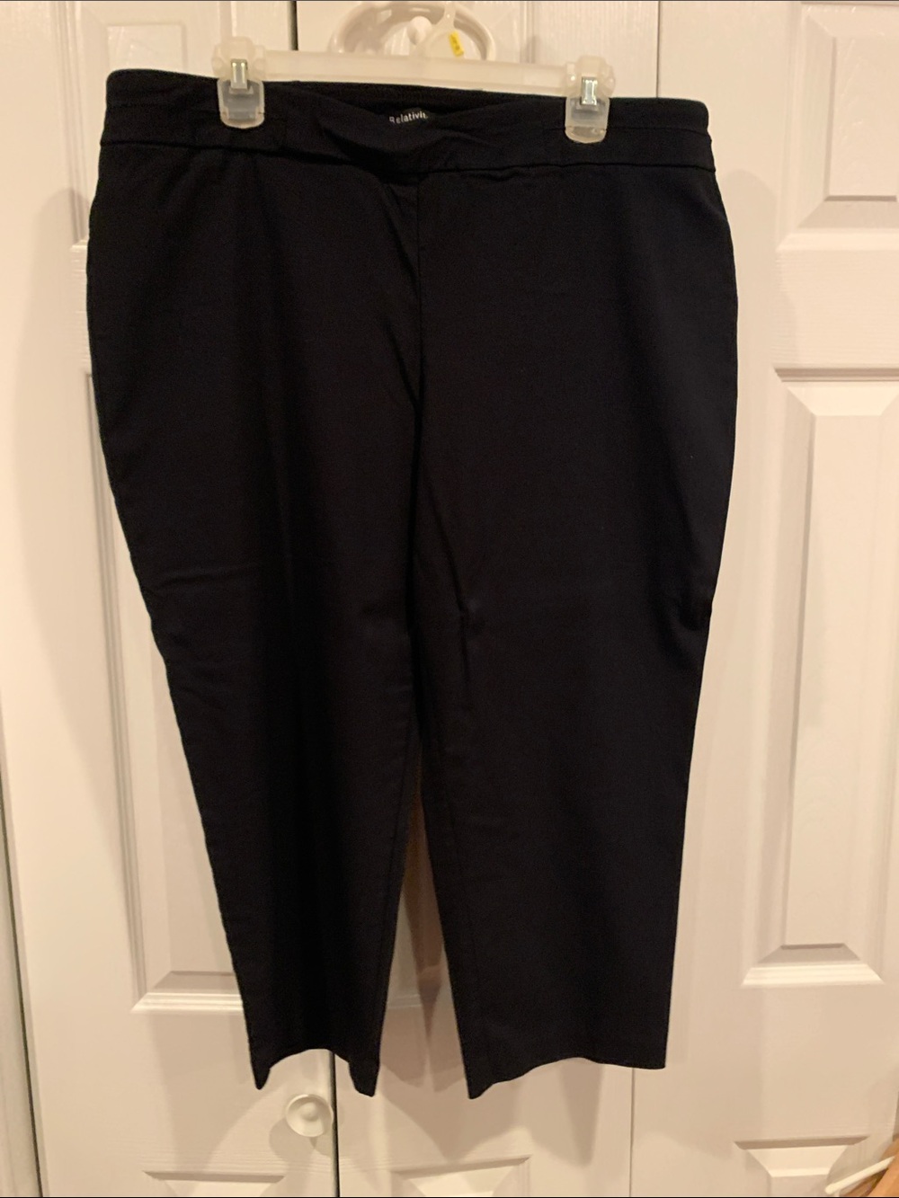 Relativity Black Stretch Capri Pants